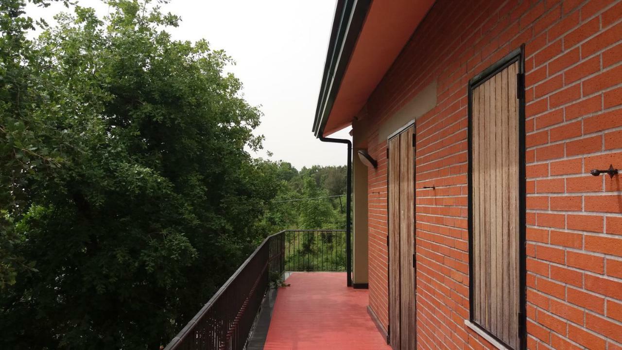 B&B Le Tre Rose Di Maria Pedara Bagian luar foto