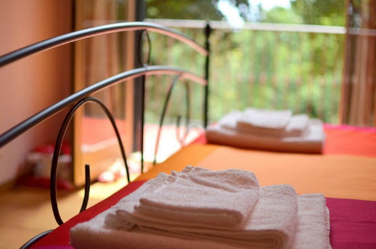 B&B Le Tre Rose Di Maria Pedara Bagian luar foto